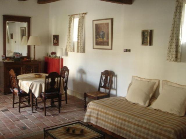 Manoir De La Rousselliere Aparthotel Loches Exteriör bild