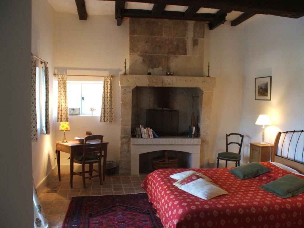 Manoir De La Rousselliere Aparthotel Loches Exteriör bild