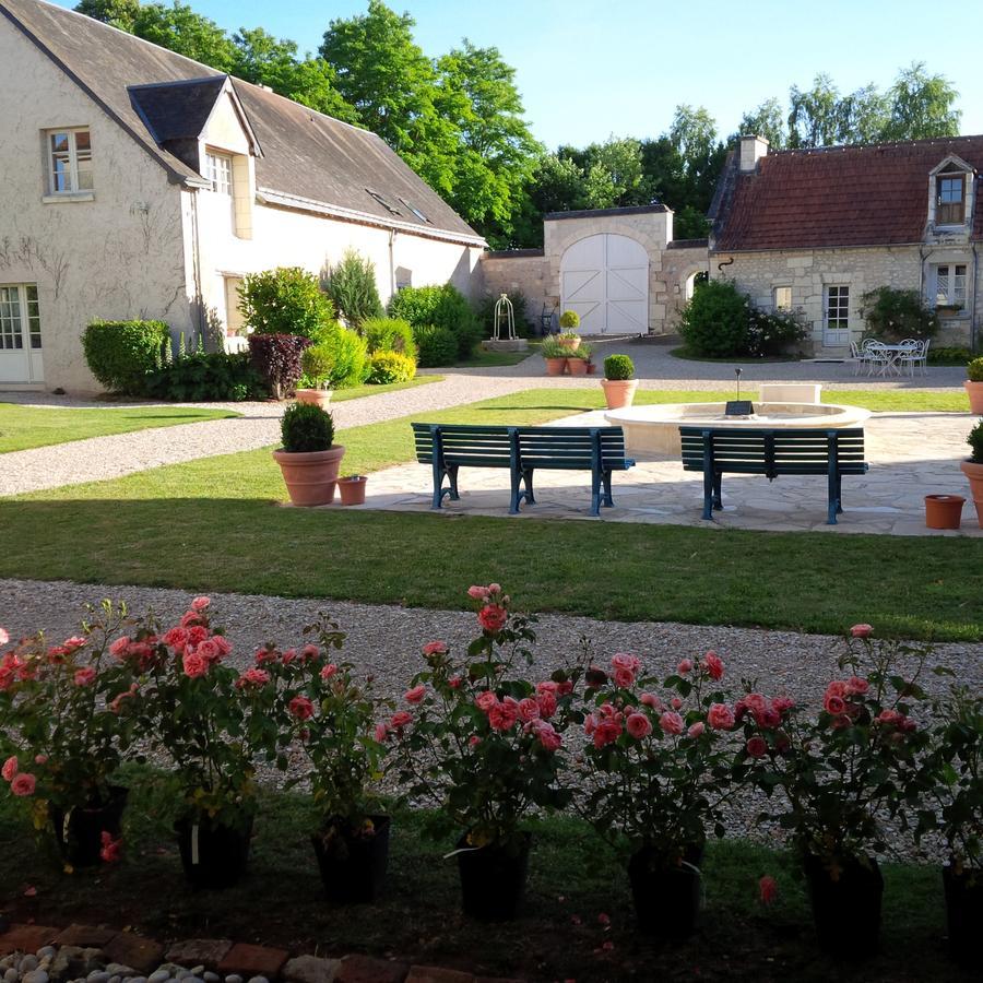 Manoir De La Rousselliere Aparthotel Loches Exteriör bild